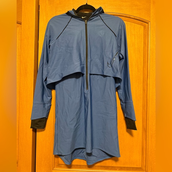 NWOT Nike Women's Blue Hooded Jacket
Nike Swim Victory Luxe Modest Tunic - Picture 6 of 9